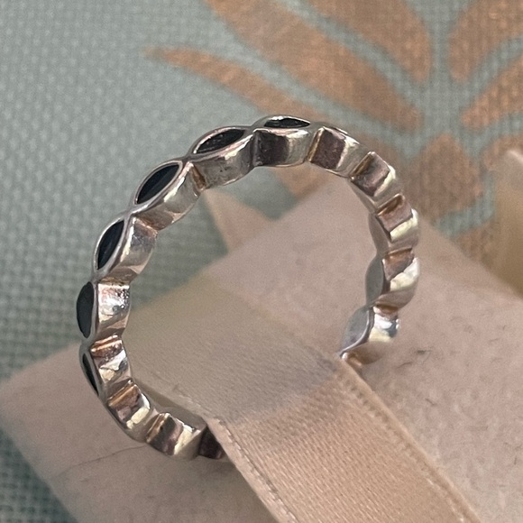 Pandora retired black enamel ring size 7 - Picture 4 of 4